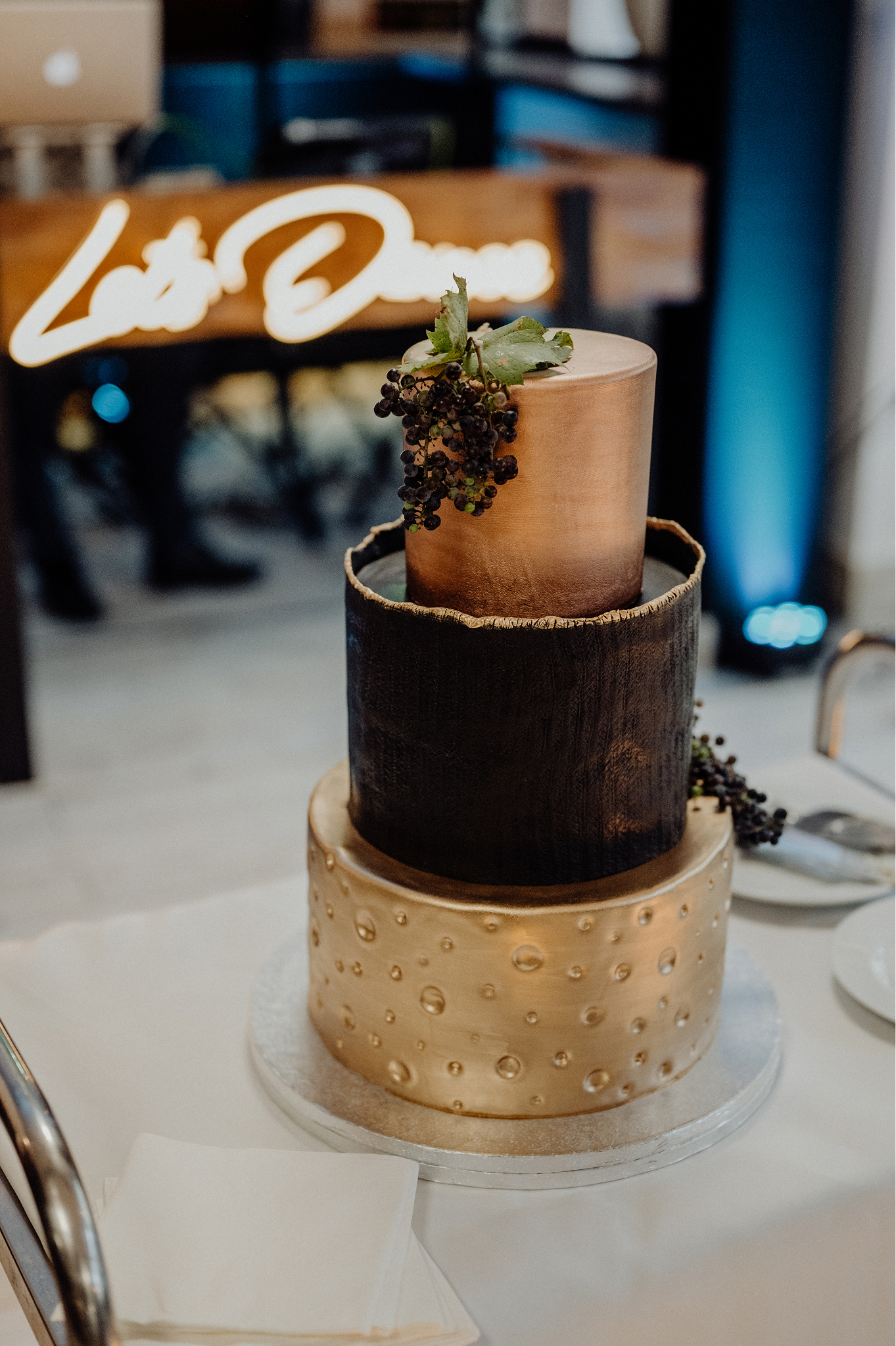 Tort weselny w stylu industrialnym
